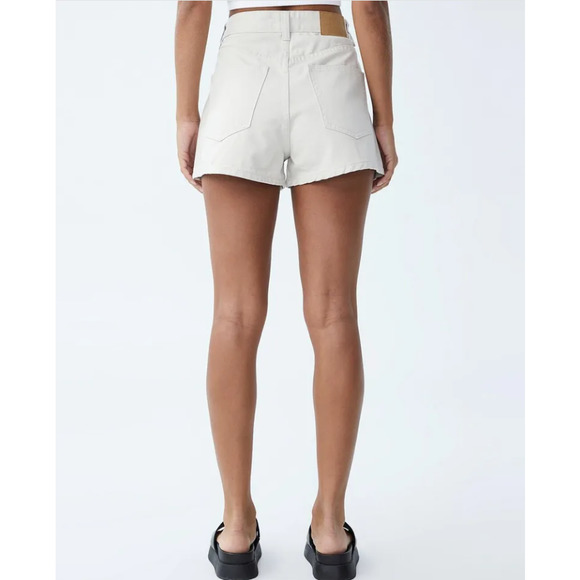 Cotton On Women's High Mom Denim Shorts Soft Taupe Finished - Picture 2 of 4